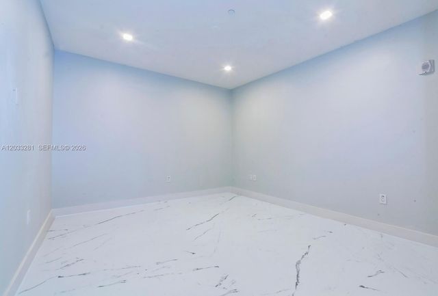718 Valencia Ave 202, Coral Gables, FL 33134