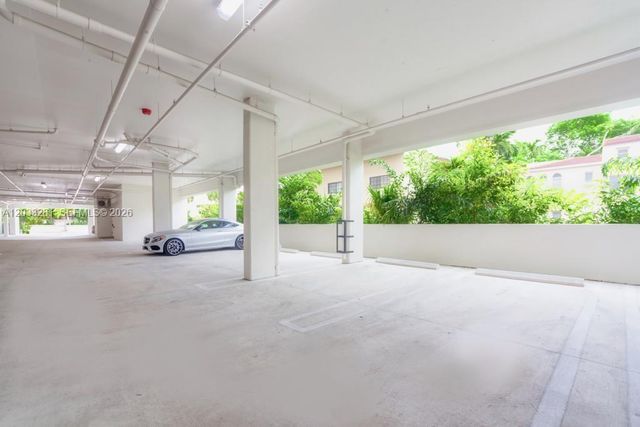 718 Valencia Ave 202, Coral Gables, FL 33134