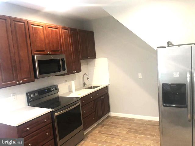 4320 SPRUCE ST, Philadelphia, PA 19104
