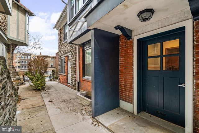 4320 SPRUCE ST, Philadelphia, PA 19104