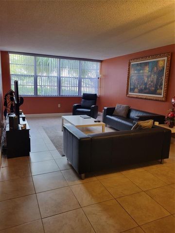 1400 Saint Charles Place 211, Pembroke Pines, FL 33026