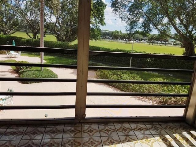 1400 Saint Charles Place 211, Pembroke Pines, FL 33026