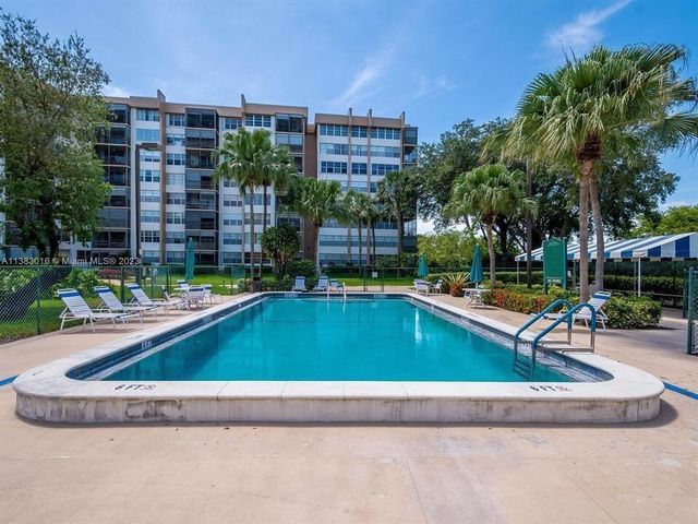 1400 Saint Charles Place 211, Pembroke Pines, FL 33026