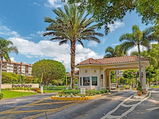 1400 Saint Charles Place 211, Pembroke Pines, FL 33026