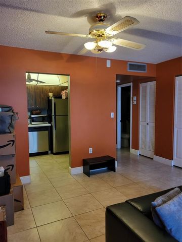 1400 Saint Charles Place 211, Pembroke Pines, FL 33026