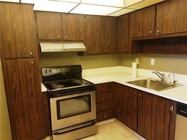 1400 Saint Charles Place 211, Pembroke Pines, FL 33026
