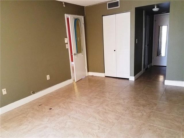 1400 Saint Charles Place 211, Pembroke Pines, FL 33026