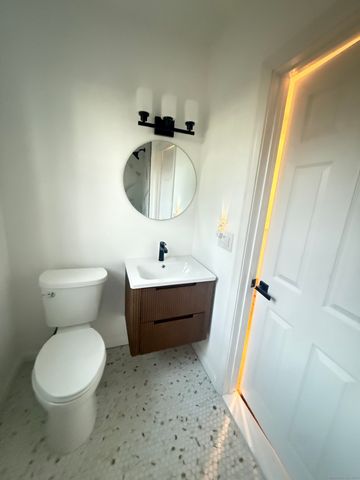 8 Howard Avenue, Meriden, CT 06450