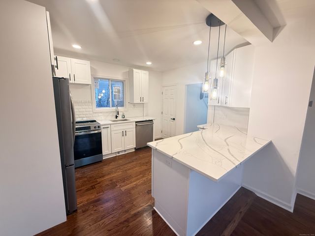 8 Howard Avenue, Meriden, CT 06450