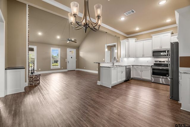 814 Charlie, Whitehouse, TX 75791