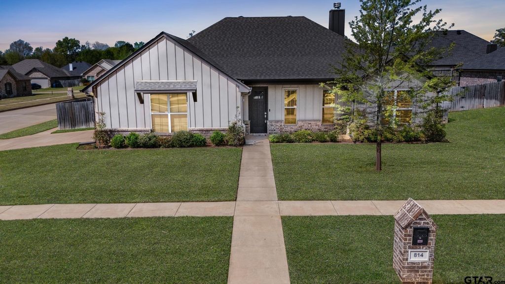 814 Charlie, Whitehouse, TX 75791