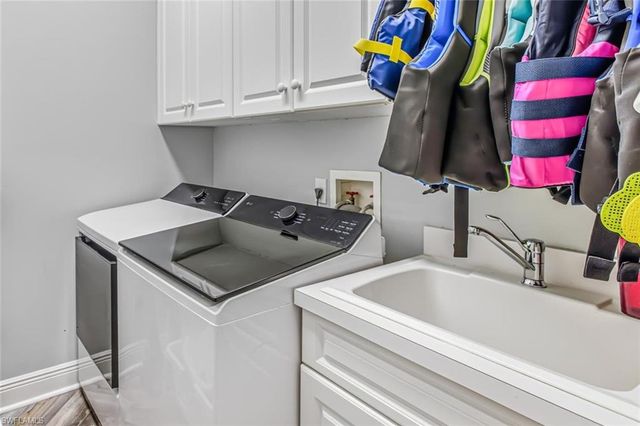150 Peach CT, Marco Island, FL 34145