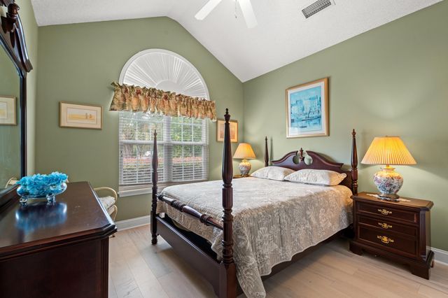 207 Wedgefield Dr., Conway, SC 29526