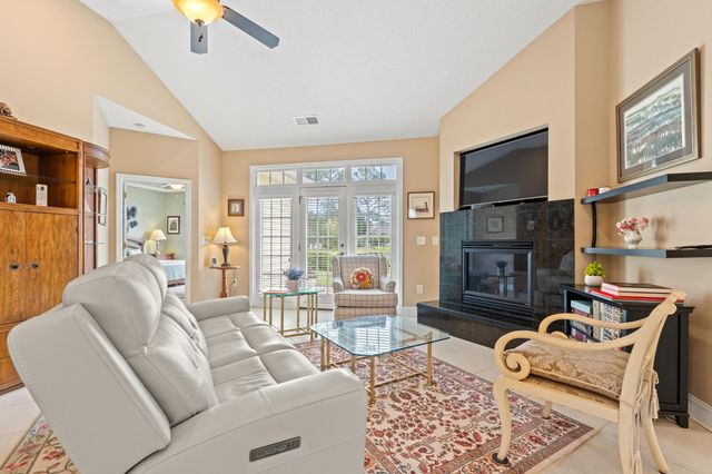 207 Wedgefield Dr., Conway, SC 29526