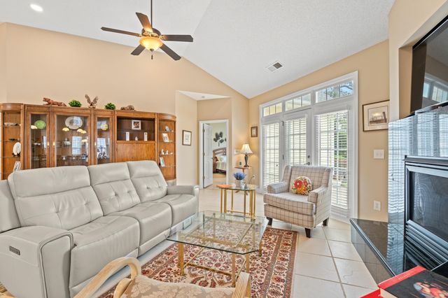 207 Wedgefield Dr., Conway, SC 29526
