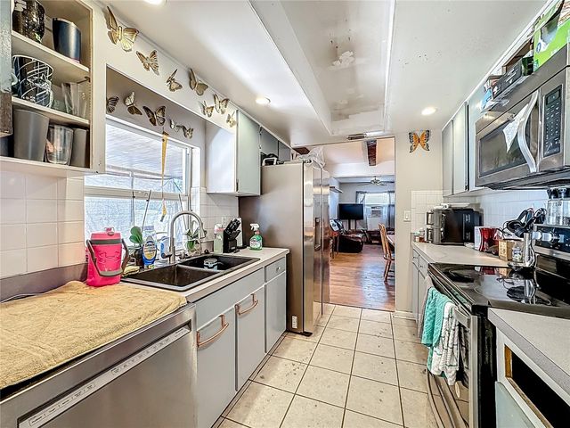 6508 1ST AVENUE W, Bradenton, FL 34209