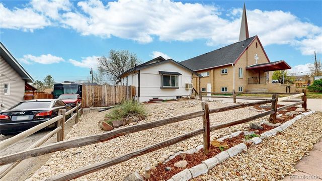 820 Knox Court, Denver, CO 80204