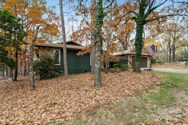 16144 Tana Tea Circle, Tega Cay, SC 29708