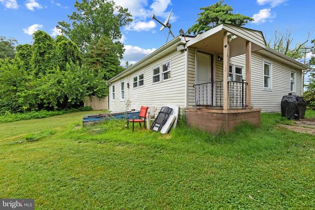 8002 FT SMALLWOOD RD, Baltimore, MD 21226