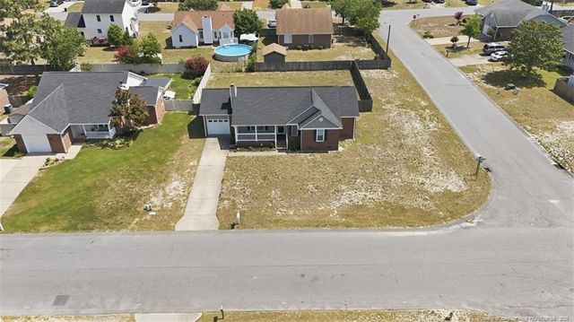 627 Sunnybrook Drive, Hope Mills, NC 28348