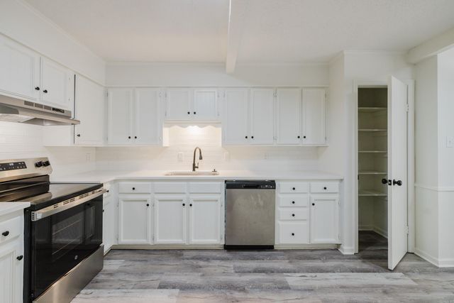 1605 Pickering Drive, Little Rock, AR 72211