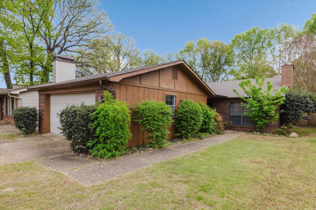 1605 Pickering Drive, Little Rock, AR 72211