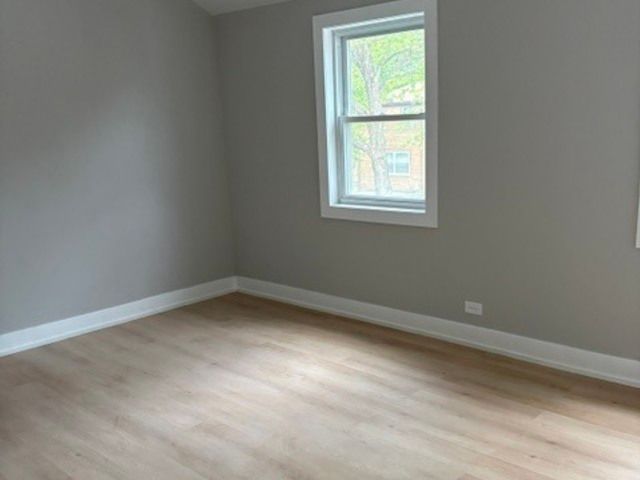 9737 S Merrill Avenue, Chicago, IL 60617