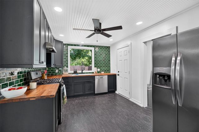 1006 Poindexter Avenue, Cleburne, TX 76033