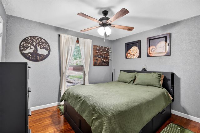 1006 Poindexter Avenue, Cleburne, TX 76033
