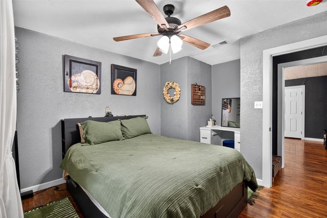 1006 Poindexter Avenue, Cleburne, TX 76033