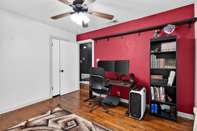 1006 Poindexter Avenue, Cleburne, TX 76033