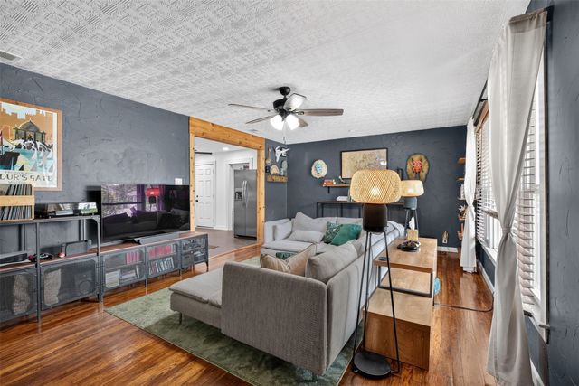 1006 Poindexter Avenue, Cleburne, TX 76033