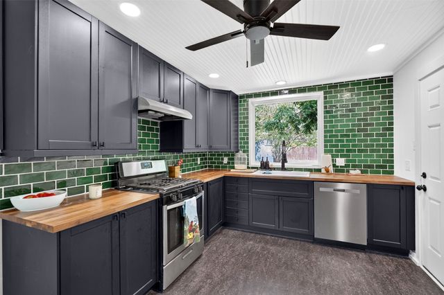 1006 Poindexter Avenue, Cleburne, TX 76033