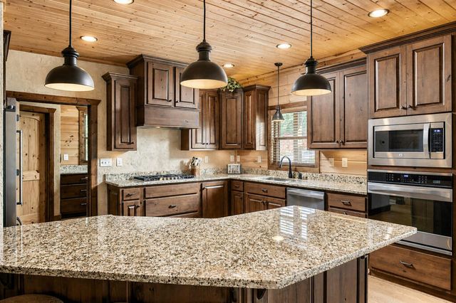 215 Snake Nation Overlook, Blue Ridge, GA 30513