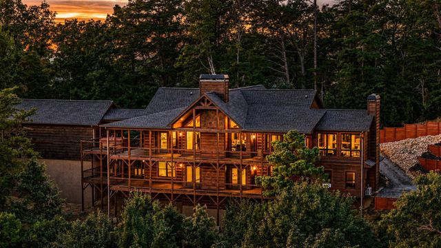 215 Snake Nation Overlook, Blue Ridge, GA 30513