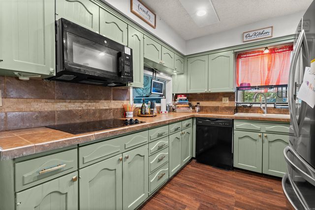 231 Independence Dr, Hot Springs, AR 71913