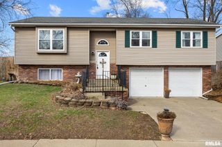 2811 W LARCHMONT Lane, Peoria, IL 61615