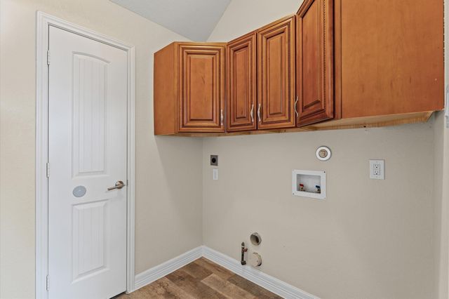 10447 Tree Hollow Circle, La Porte, TX 77571