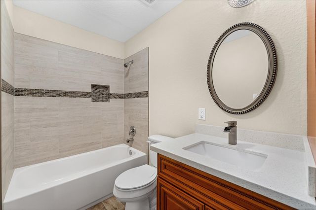 10447 Tree Hollow Circle, La Porte, TX 77571