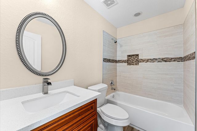 10447 Tree Hollow Circle, La Porte, TX 77571