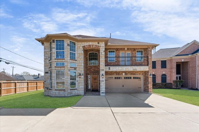 10447 Tree Hollow Circle, La Porte, TX 77571