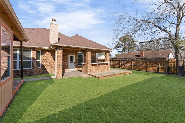 10447 Tree Hollow Circle, La Porte, TX 77571