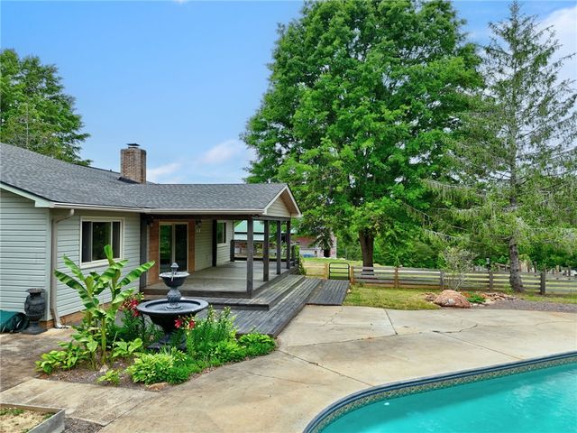 433 Latham Road, Easley, SC 29640
