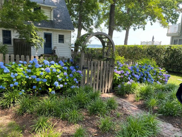 2662 Paradise Shores Road, Southold, NY 11971