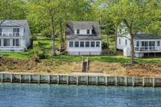 2662 Paradise Shores Road, Southold, NY 11971