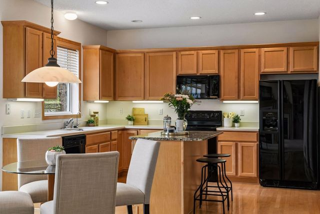 1174 Savanna Trail, Victoria, MN 55386