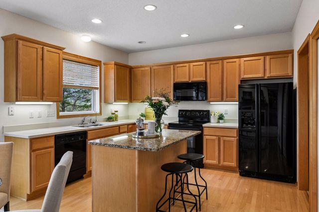 1174 Savanna Trail, Victoria, MN 55386