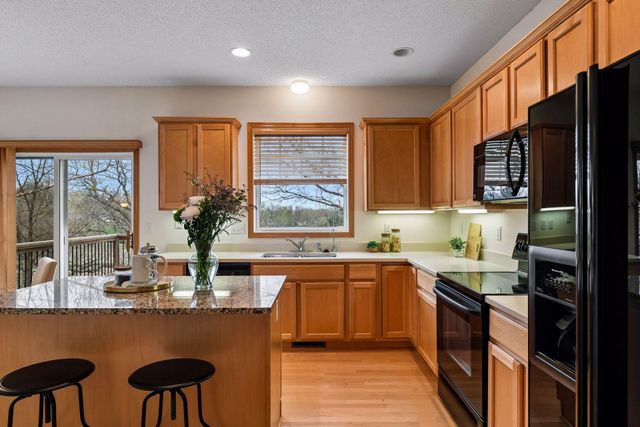 1174 Savanna Trail, Victoria, MN 55386