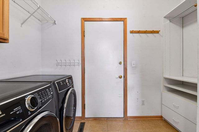 1174 Savanna Trail, Victoria, MN 55386