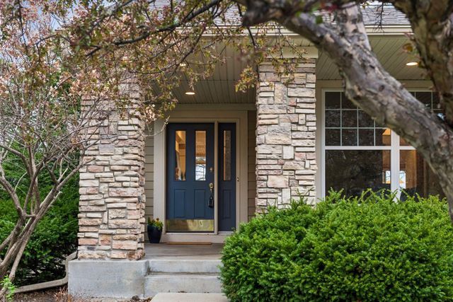 1174 Savanna Trail, Victoria, MN 55386